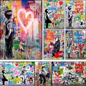 Resimler Graffiti Banksy Sanat Aşk Kalp Posterleri Erkek Kızı Tuval Takip Etme Ev Dekor Duvar Baskı Resimleri Çevremsiz 230816