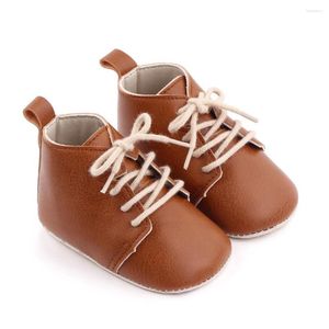 İlk Yürüteçler Doğdu Erkek Bebek Ayakkabı Toddler Deri Moccasins Walker Sıradan Spor Sneaker Yumuşak Sole Bebek Katı Beyaz Siyah Ayakkabı Yürüyüş