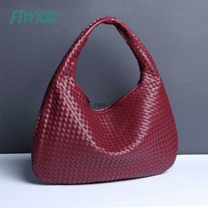 Hobo FIWIUU Women Soft PU Leather Woven Handbag Summer Handmade Hobo Shoulder Bag Clutch Bag Casual Dumpling Pouch HKD230817