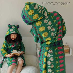 Vegetable Pattern Cotton Hooded Robe for Kids, Soft and Comfortable Bathrobe with Long Sleeves, Perfect for Children's Bathroom