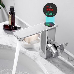 Banyo Lavabo muslukları yüksek kaliteli akıllı LED dijital ekran havza muslukları El krom pirinç soğuk ve su mikseri musluk