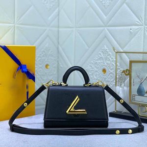 Twist bir kol bb bayan tasarımcı çanta bükülme kilitli tasarımcı çarpıcı şekil çanta kadın omuz çantaları lüks tasarımcı çanta çantası m21590 m59090