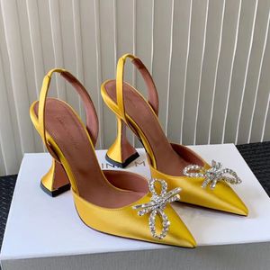 Arka Askı Kristal Emilmiş Tokalı Elbise Ayakkabı Slip-On Pompalar Şarap Kupası Topuk Sandals Kadın Slingback Akşam Ayakkabıları Lüks Tasarımcı Yüksek Topuklu Fabrika Ayakkabı