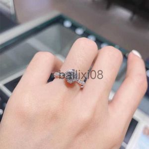 Bant Yüzükleri Yeni Mosang Diamond Ring Ruo Xing Chen Kadınların Sergi Silver Ring Yıldız Nehri Parlak Yüzük Teklifi ve Nişan Tasarımı Sense J230819