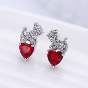 Orecchini per borchie Female Dog Animali carini set a forma di cuore con Zircon for Friends Birthday Party