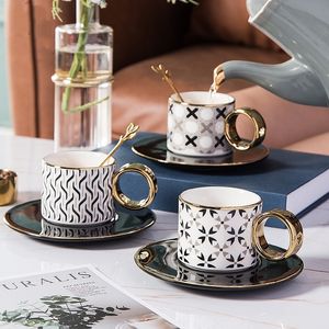 Кружки северная геометрия кофейная чашка и блюдца с ручкой Glod Spoon Set Ceramic Tea Mulareable Espresso Cup 150 мл 230818