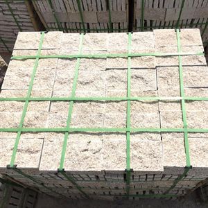 Природные вогнутые выпуклые каменные плиты можно использовать в качестве наружных стен антикварных вилл