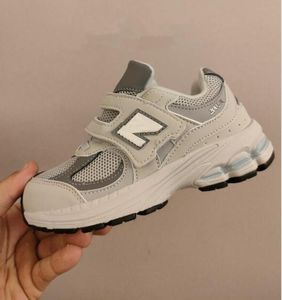 İdeal Tasarımcı NB 2002R Büyük Çocuk Ayakkabı Toddlers Erkek Kızlar Yeni Koşu Ayakkabıları Çocuklar Newbalance 2002 NB2002R Otantik Spor Keyifler Bebek Eğitmenleri Açık Mekan Ayakkabıları