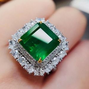 Küme Yüzük AU750 18K Gold Ring Lab Oluşturuldu 6ct Square Emerald Green ve Moissanite Elmas Düğün Partisi Nişan Yıldönümü