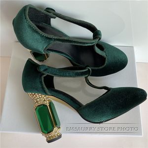 49 Emerald Elbise Agate Tıknaz Düğün Mücevheli Yüksek Topuk Ayakkabı T-Strap Yeşil Veet Yuvarlak Toe Pompalar Kadınlar 230822 SS