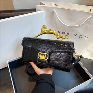 Tasarımcı akşam çantası yeni lanv omuz çantası moda yılan cilt desen kadın çantası tasarımcı crossbody çanta leopar kafa haberci çantası altın çanta 230919bj