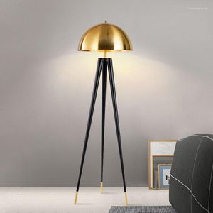 Masa lambaları Modern Basit ve Şık El Oturma Odası Yatak Odası Sergi Salonu Endüstriyel Stil Zemin Lambası