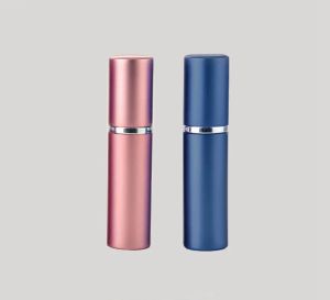 5ml Sprey Parfüm Şişesi Taşınabilir Metal Kılıf Mini Parfümler Alt Bottling Compact Atomizer Koku Seyahat Doldurulabilir Kozmetik Şişeler Toptan
