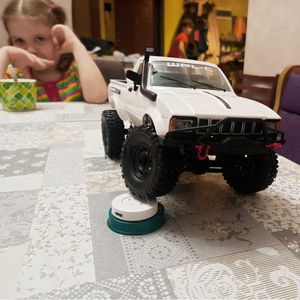 Animais elétricos / RC WPL C241 Carro RC em escala real 116 24G 4WD Rock Crawler Caminhão de escalada elétrico Buggy LED Light Onroad 116 para crianças presentes brinquedos L24