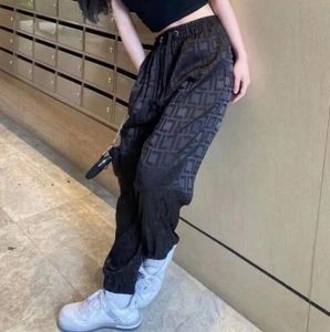 Kadın Mayo Yok Seksi Jacquard Knickers Bras Setler Kız Serin Moda Markası Derin V Altın Mektup Baskı Seksi Çizgiler Topla Elastik iç çamaşırı seti