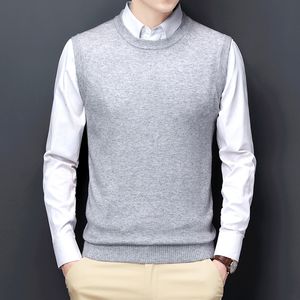 Erkek Sweaters Erkek Kazak Yelek Koreli Yuvarlak Boyun İş Güzenli Versiyon Siyah Açık Gri Kolsuz Örme En İyi Erkek Marka 230828