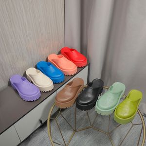 Дизайнерские тапочки женщины Сандалии мужская обувь платформа Слиппопер -сандалийская отверстие