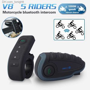 V8 Interkom 5 Yollu Biniciler Grubu Talk Bluetooth Motosiklet Kask İnterphone FM Radyo NFC Kulaklık 1200m Destek Uzaktan Denetleyici Q230830