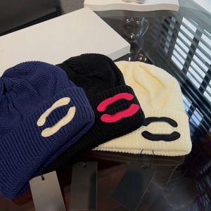 Classic Designer Autumn Winter Hot Style Beanie Hats Men and Women Fashion Brand Crystal Double Letter C Universal Knitted Cap Autumn Wool Outdoor Warm Skull Caps