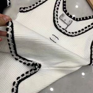 Chanells Vest Tasarımcı T Shirt Chanells Gömlek Anagram Embroided Kadın Tankları Camis Cotton-Blend Tank Tops İki C Harf Etek Yoga SUI 6854