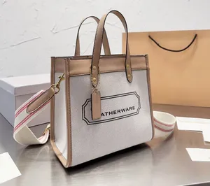 2023 designer di lusso borse donna Ss21 Field Totes borsa in pelle di nylon dovrebbe borsa leader di alta qualità designer vendita borsa da donna con catena a tracolla Tote