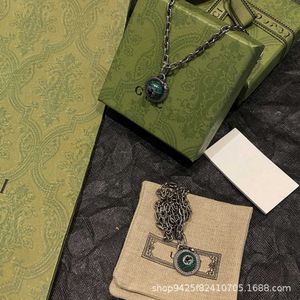 20% скидка 2023 Новые роскошные высококачественные модные украшения для антикварного стиля трехмерного двойного серебряного змеи Малахит Генерация зеленого ожерелья