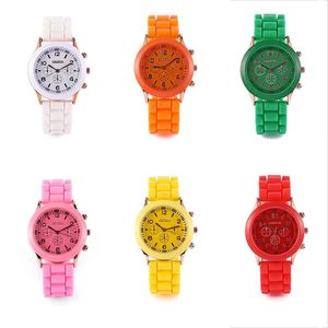 Relógios de pulso 2023 Women Women Assista Jelly Silicone Sports Watches Unissex Quartz Wristwatch