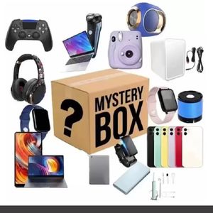 Digitale elektronische Kopfhörer, Lucky Mystery Boxes, Spielzeuge, Geschenke. Es besteht die Möglichkeit, Spielzeuge, Kameras, Drohnen, Gamepads, Kopfhörer, weitere Geschenke zu öffnen