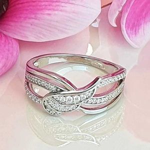 Bant Yüzükleri Zarif Moda Kadın Paslanmaz Çelik Hayvan Kanatları Çok yönlü çapraz Full Diamond Ring Mücevher Partisi Doğum Günü Hediye Takı AA230306