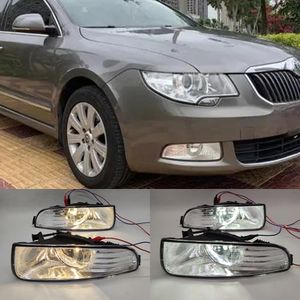 Автомобильный свет для Skoda Superb Mk2 2009 2009 2012 2012 2012 2013 Передняя галогена -лампа светодиодная лампа светодиод