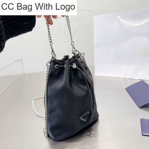 CC Çanta Diğer Çantalar Zamansız P Kadınlar Naylon Drawstring Buck Çanta Spor Seksi Gümüş Metal Zincir Tutma Tavalar Crossbody Omuz Büyük Kapasiteli Lüks Tasarımcı HA