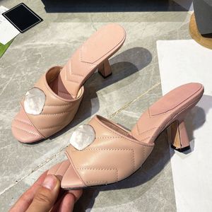 Kadınlar Beyaz Plaj Sandalet Tasarımcısı Yaz Moda Terlik Konforlu Çiçek Güzellik Ayakkabıları