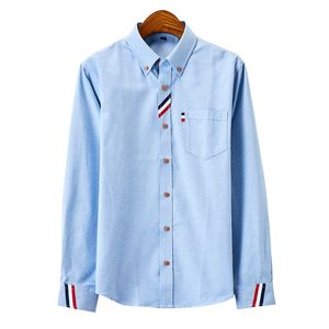Erkek Tişörtler Erkek Giyim Sıradan Katı Oxford Elbise Beyaz Gömlek Tek Yama Cep Uzun Kollu Düzenli Düğme Düğmesi 230313