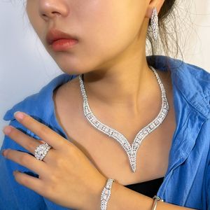 Роскошные дуба -ювелирные изделия Dubai Diamond Set 925 Серебряные серебряные обручальные обручальные кольца Серьговые колье браслет для женских ювелирных украшений