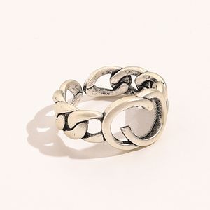 Tasarımcı Yüzük Gümüş Kaplama Gerçek Altın Elektroplat Yüzüğü Kızlar Sevgi Mektup Yüzük Moda Marka Takı Aksesuarları Düğün Hediye Kutusu Premium
