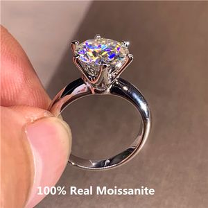 Anéis de casamento Classic 6 pontas 5 quilates anel redondo Sterling Silver Plated 14K Gold High Clarity D Color Diamond Anings Woman Jewelry 230313