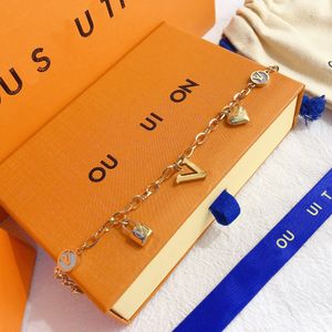 Дизайнерские ювелирные ожерелья роскошные буквы для подвесного ожерелья очаровательное женское стиль с длинной цепью классический премиум -популярный бренд выбранный качественный подарок 18 тыс. Золото.