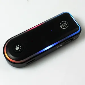 Q3 Bluetooth 2 in 1 Adattatore WiFi Trasmettitore FM Ricevitore Suono stereo HiFi Controllo con un pulsante Adattatore wireless USB da 3,5 mm con luce atmosferica colorata