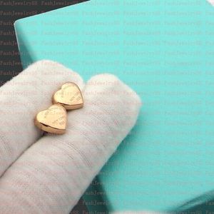 Hibrid Peach Heart Stud Küpe 18k Altın Kaplamalı Lüks Marka Tasarımcı Mektup Küpe Çift Stil Minimalist Küpeler Düğün Partisi Takı