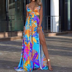 Sıradan elbiseler şık bayan yaprakları baskılı bohem elbisesi 2023 yaz kadın spagetti kayışı v boyun yüksek bölünmüş boho plajı uzun maxi