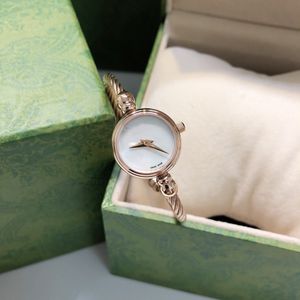 Kadınlar İzle Kuvars Hareketi Gümüş Altın Paslanmaz Çelik İzle Kadın Kare Tank Top Kılıf Simüle Sıradan İzle Montre de Luxe 32mm