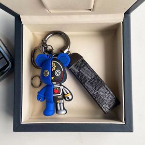 Anahtarlık Keychain Araba Luxurys Designers Anahtar Zinciri Düz Renk Monogramlı Anahtarlık Ayı Tasarımı Çok Yönlü Moda Eğlence Kolye Key Ru8st#