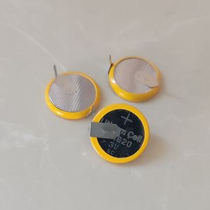 PCB için delik tipi pimlerden kaynaklı 3V CR1620 Düğme Hücre Pil Yatay Montaj