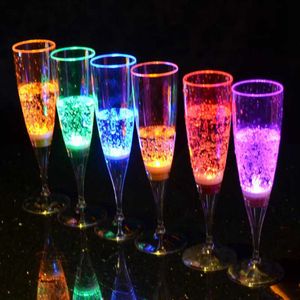 LED Creative Wine Cam 150ml Şampanya Cam Ev Su İndüksiyon Aydınlık Kupa Düğün Bara Yaratıcı Hediyeler