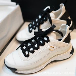 Renk Eşleştirme Departmanı Elbise Ayakkabıları Baba Ayakkabı 2023 İlkbahar ve Yaz Yeni Kalın Tabanları Nefes Alabilir Stil Konforlu Şok Emici Spor Çift Ayakkabıları
