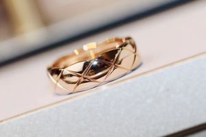 Кольца Модные кольца S925 из чистого серебра Высочайшее качество Парижское дизайнерское кольцо с бриллиантом и формой ромба Украсьте Crush Charm Women Weddin