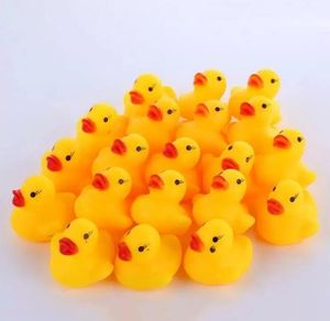 500pcs parti iyilik hediye banyo su ördek oyuncak bebek küçük mini sarı kauçuk ördek çocuklar yüzme plaj banyo hediyeleri