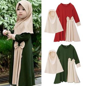 Etnik Giyim 2 PCS Müslüman Ramazan Setleri Çocuk Kız Dua Elbisesi Hicab Abaya Arap Çocukları Başörtüsü ile Uzun Çorna İslami Jilbab Kaftan Elbise 230325