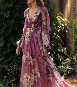 İlkbahar Yaz Kadın Elbiseleri Moda Bohem Çiçek Baskısı V Boyun Uzun Kollu Sıradan Pileli Şifon Elbise