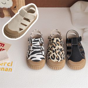 Terlik çocuklar yaz bahar tuval sandalet bebek sevimli leopar zebra baskı nedensel ayakkabıları erkekler nefes alabilen kanca kapanış 230327